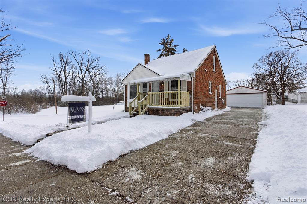 901 Argyle Avenue, Pontiac, MI 48341 — front exterior