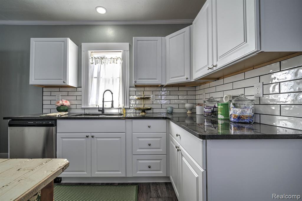 602 S BROAD Street, Holly, MI 48442 — Photo 19