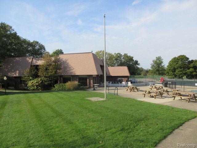 1835 BRENTWOOD Drive, Troy, MI 48098 — Photo 36