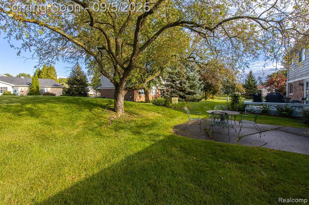 475 Sandehurst Drive, Grand Blanc, MI 48439 — Photo 42