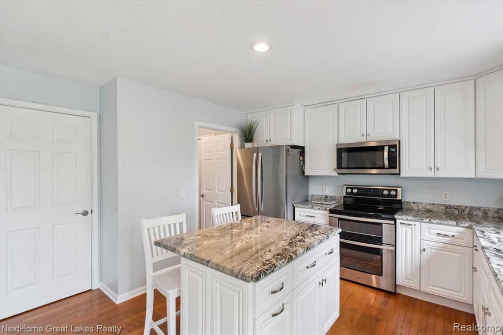 4900 Meadow Crest Circle, Holly, MI 48442 — Photo 11