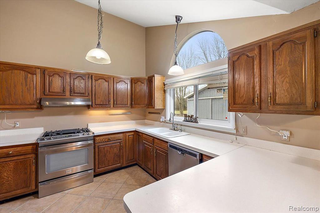 7139 Redmond Street, Waterford, MI 48327 — Photo 21