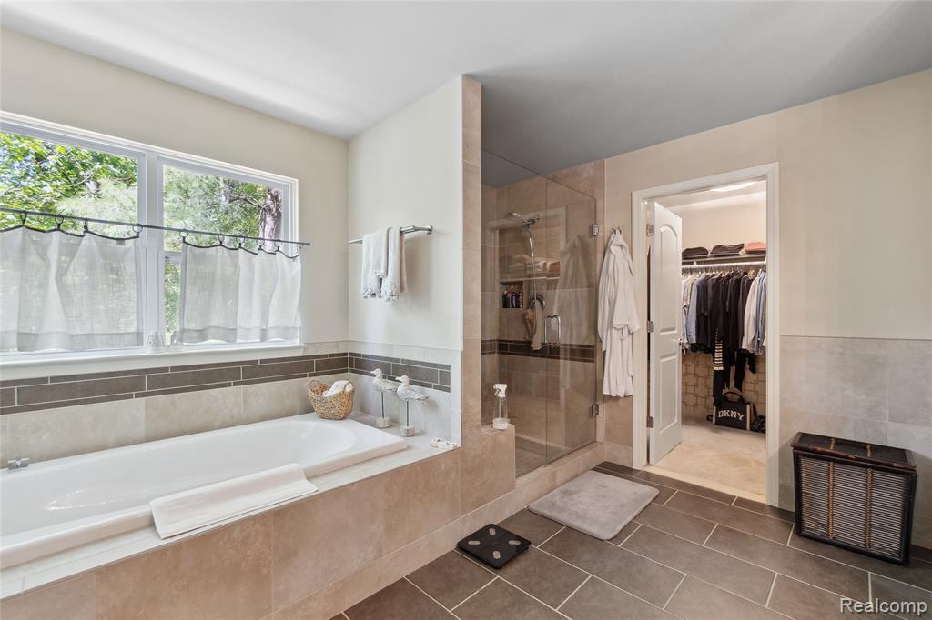 418 Greenan Lane, Lake Orion, MI 48362 — Photo 28