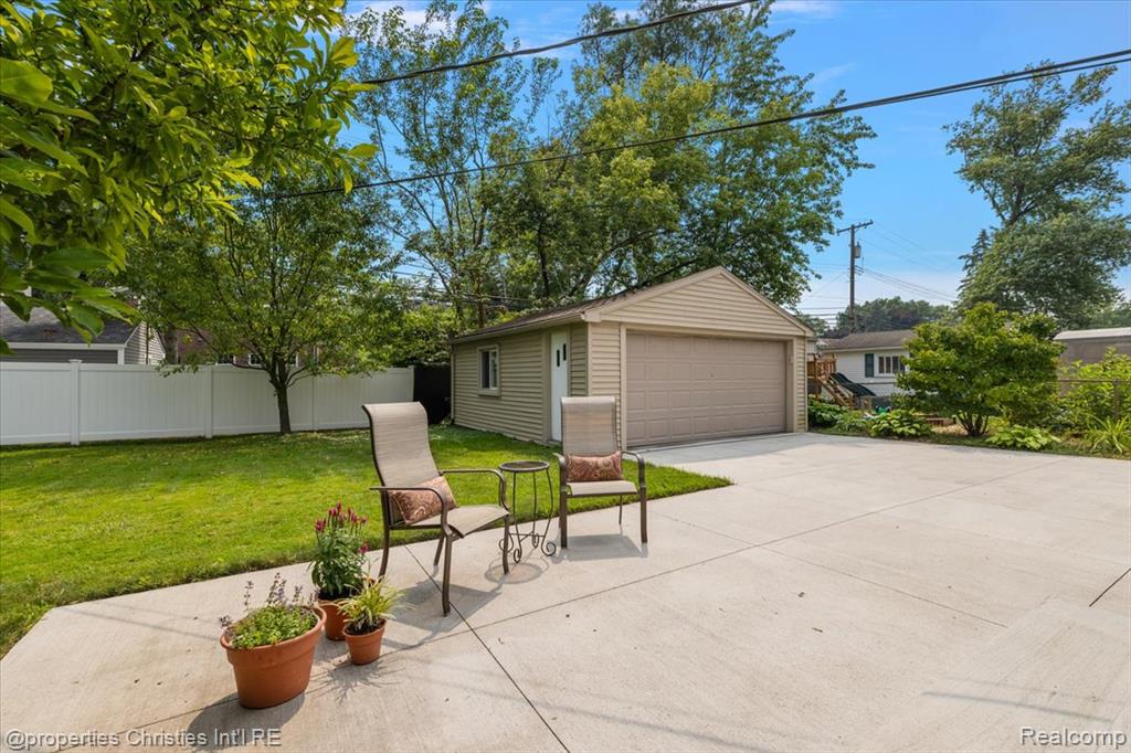 10819 W 11 Mile Road, Huntington Woods, MI — Photo 41