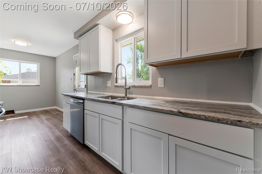8936 Merriman Road, Livonia, MI 48150 — Photo 24