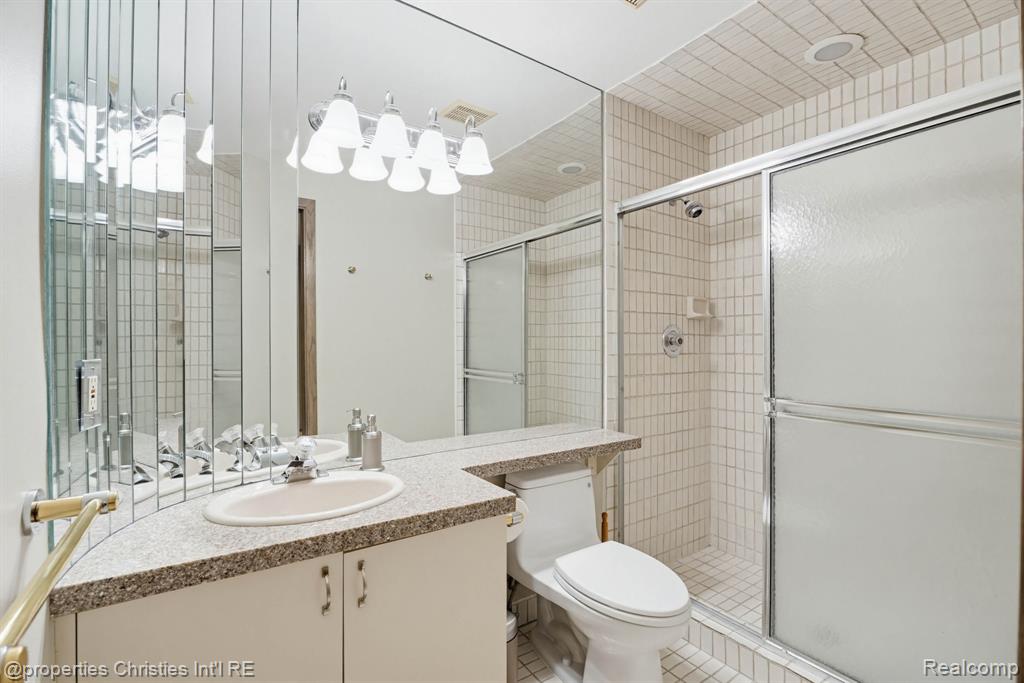 1743 Beechwood Way, Bloomfield Hills, MI 48302 — Photo 33