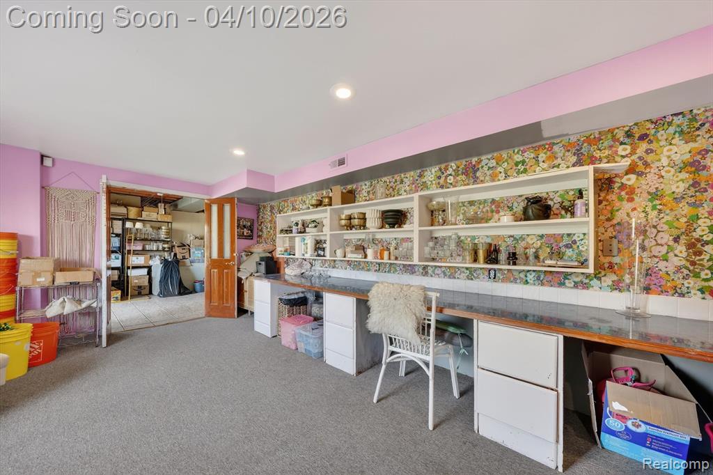 255 Round Tree Drive, Lake Orion, MI — Photo 39