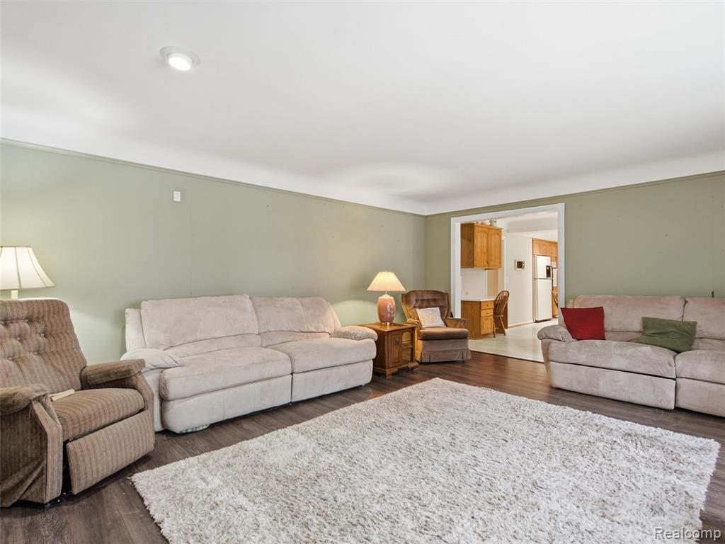 883 Briarcliff Drive, Grosse Pointe, MI 48236 — Photo 22