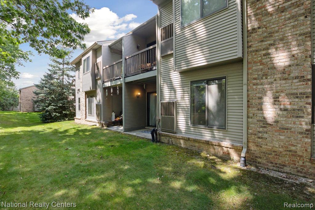 42595 LILLEY POINTE Drive, Canton, MI 48187 — Photo 32