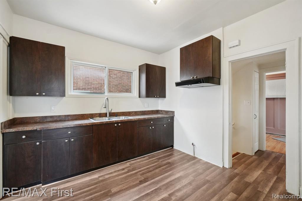 7726 Coolidge, Center Line, MI 48015 — Photo 9