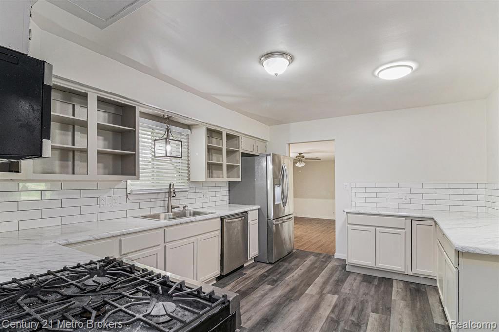 5391 Antoinette Drive, Grand Blanc, MI 48439 — Photo 13