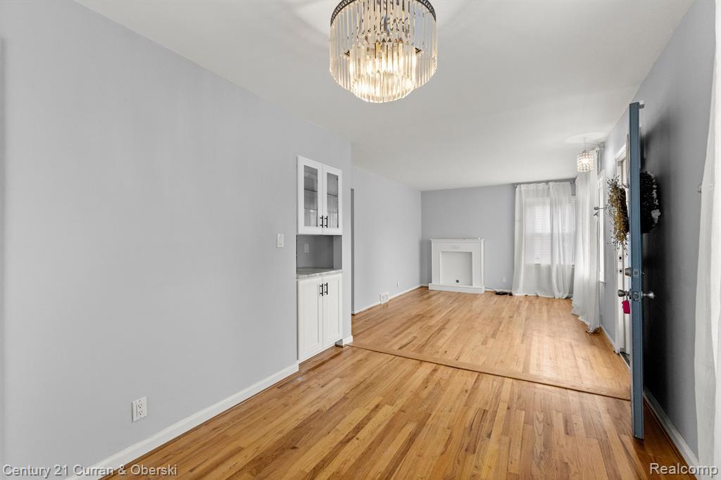 4615 MANDALAY Avenue, Royal Oak, MI 48073 — Photo 16