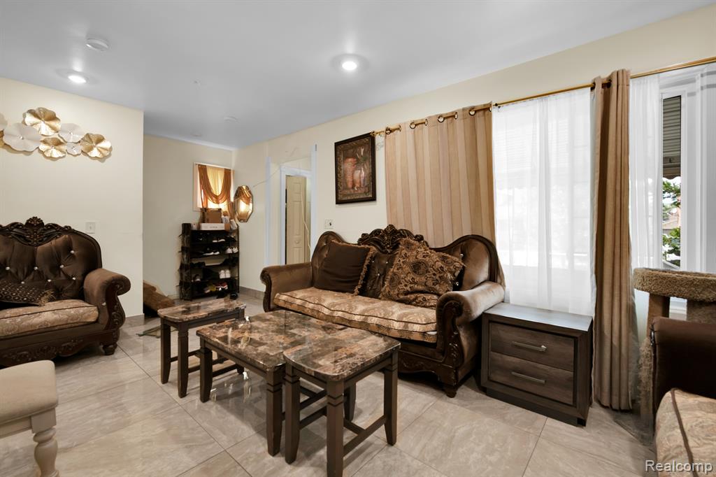 5832 APPOLINE Street, Dearborn, MI 48126 — Photo 4