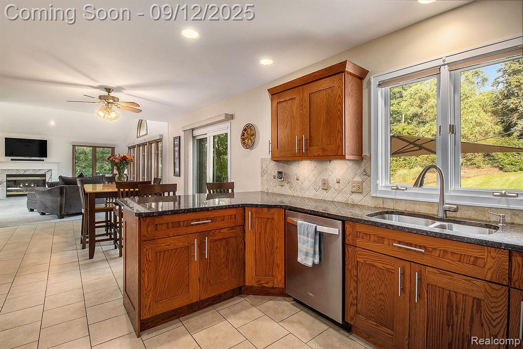1980 Lochinvar Boulevard, Oakland, MI — Photo 10