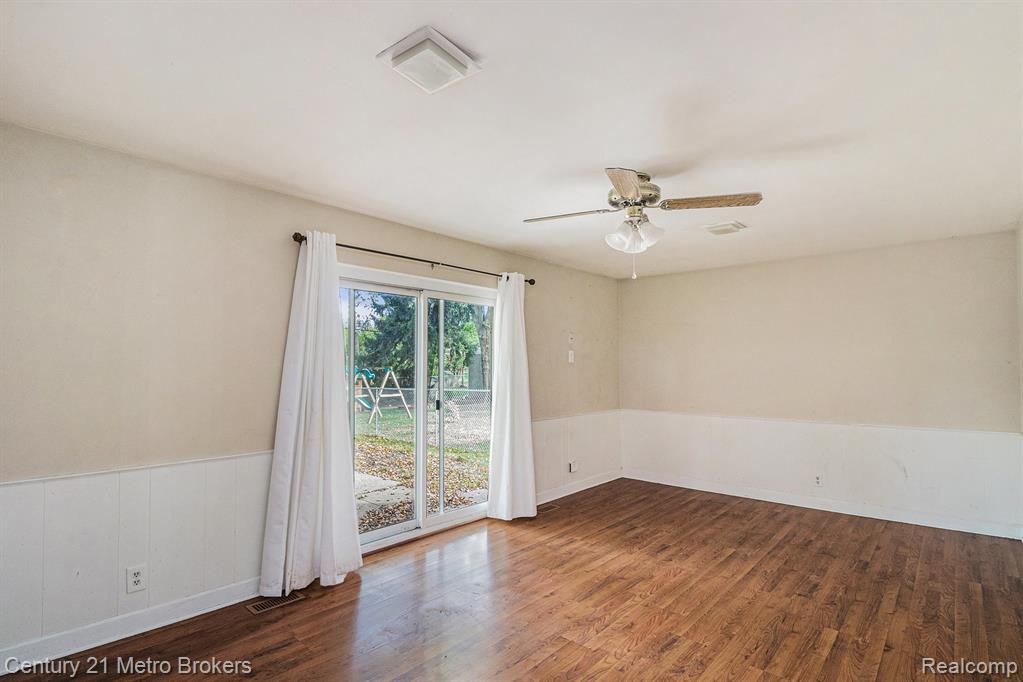 5391 Antoinette Drive, Grand Blanc, MI 48439 — Photo 11