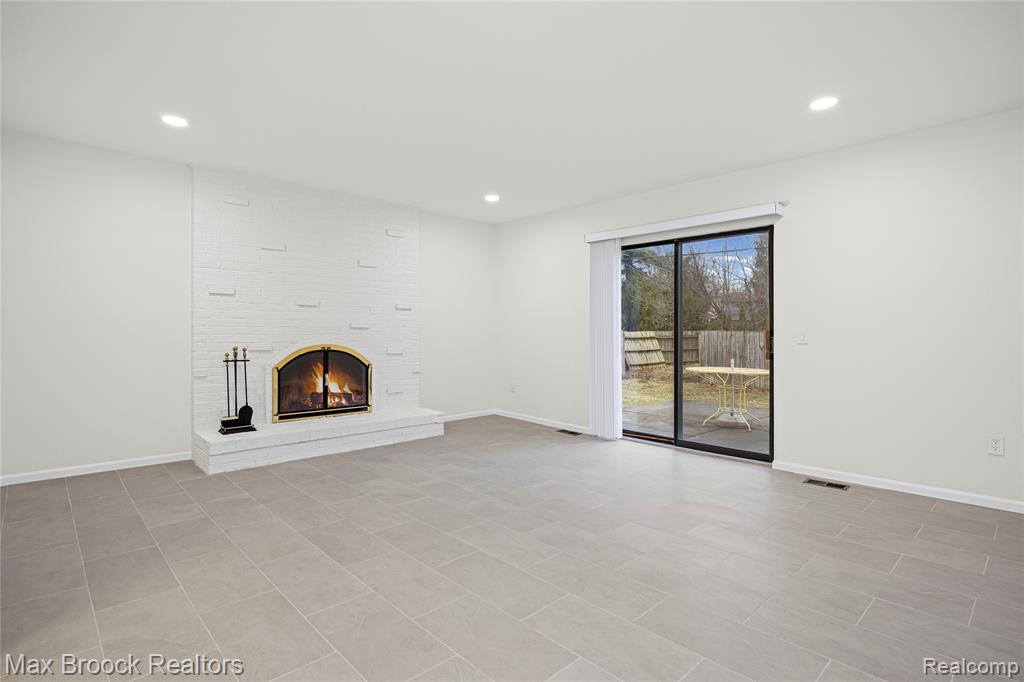 28977 Lake Park Dr. Drive, Farmington, MI 48331 — Photo 15