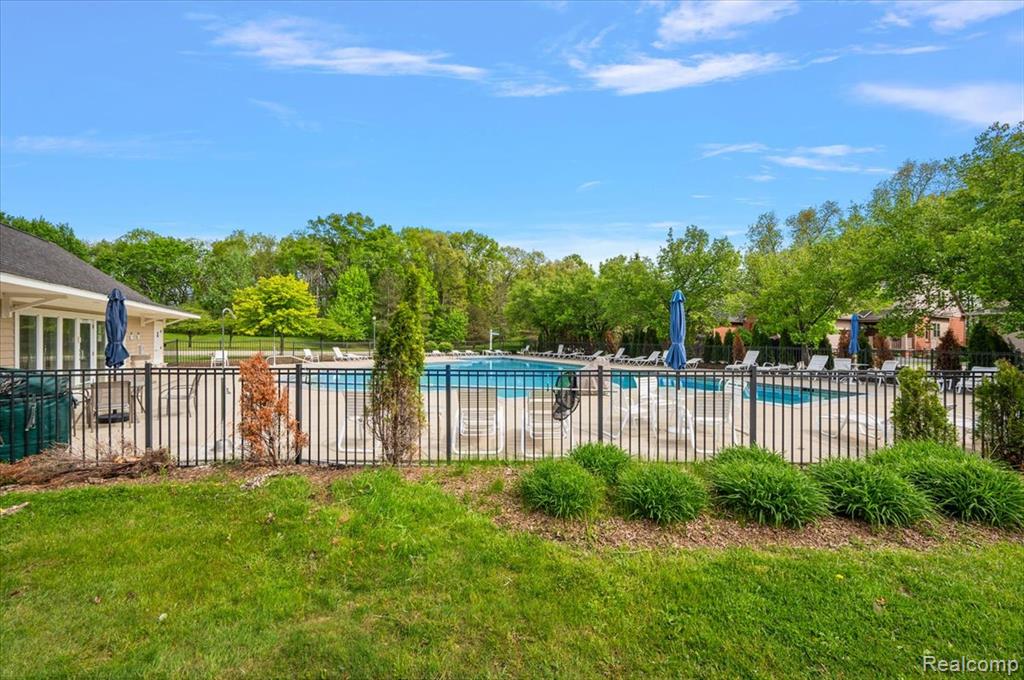 6912 Stonewood Place, 44, Clarkston, MI — Photo 47