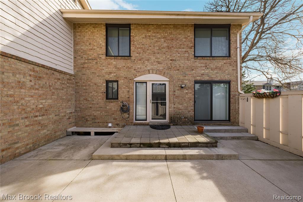 7451 Pebble Point, West Bloomfield, MI — Photo 40
