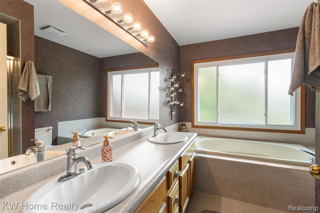 45095 Turnberry Court, Canton, MI 48188 — Photo 32