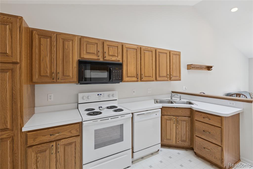 9522 Weeping Cherry Court, Davison, MI 48423 — Photo 9