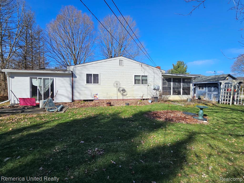 11043 Hamburg Road, Whitmore Lake, MI 48189 — Photo 7