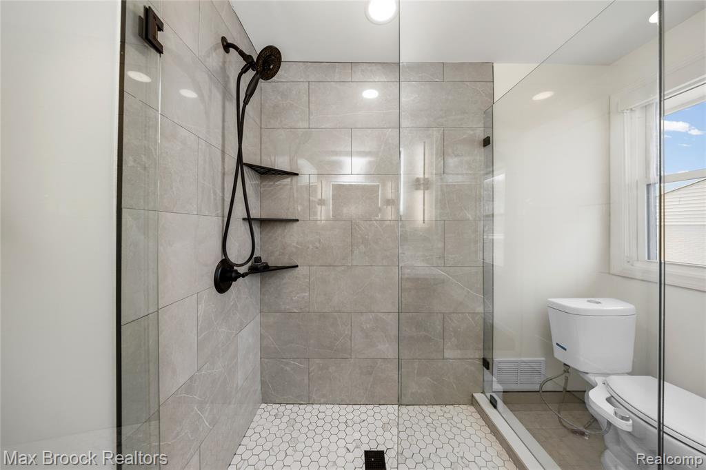 5316 CENTERBROOK Drive, West Bloomfield, MI — Photo 55