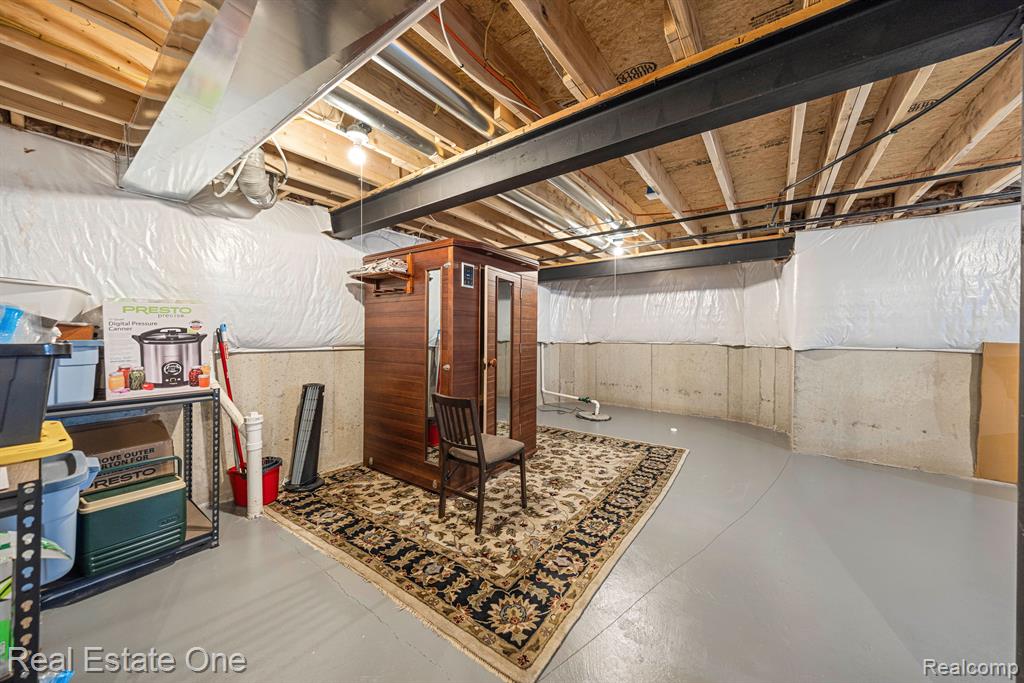 48582 EASTBRIDGE Drive, Canton, MI 48188 — Photo 33