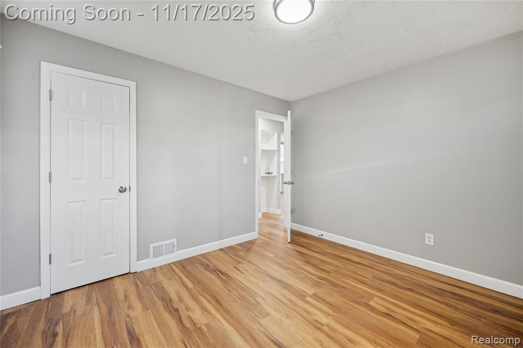 8100 Evergreen Avenue, Detroit, MI 48228 — Photo 15