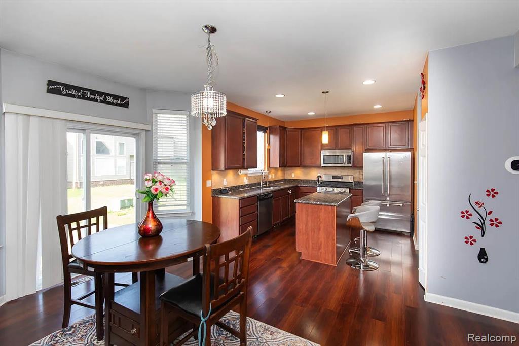 51123 Brompton, Novi, MI — Photo 32
