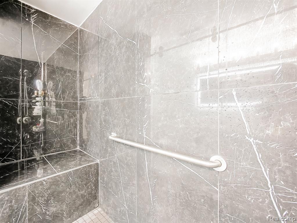 29721 Farmington Road, Farmington, MI 48334 — Photo 9
