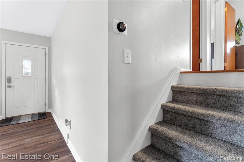 31817 Lafler Drive, Rockwood, MI — Photo 8