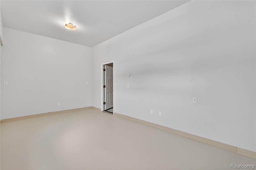 9624 Bridge Lake Road, Clarkston, MI 48348 — Photo 37