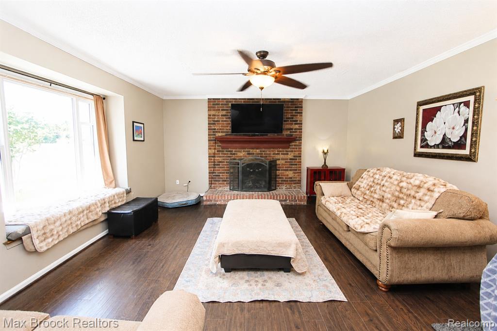 8952 Cynthia Court, Commerce Twp, MI 48382 — Photo 20