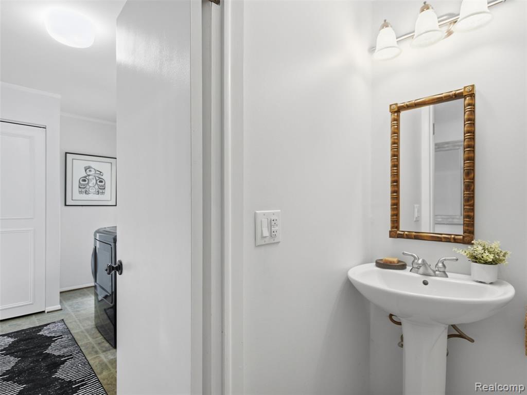 4367 Yorktown Drive, West Bloomfield, MI 48323 — Photo 27