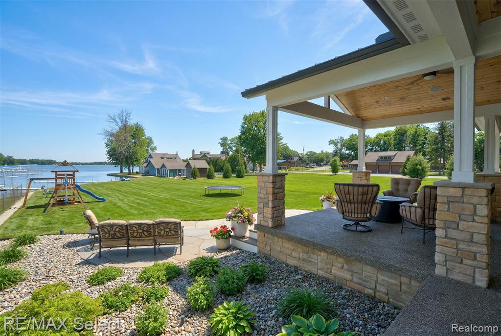 2208 Grove Park Road, Fenton, MI, 48430