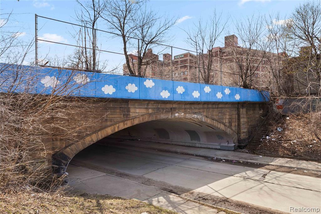 585 W Grand Boulevard, Detroit, MI 48216 — Photo 43