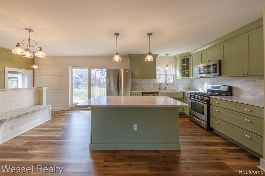 557 Green Cove Drive, Holly, MI 48442 — Photo 4