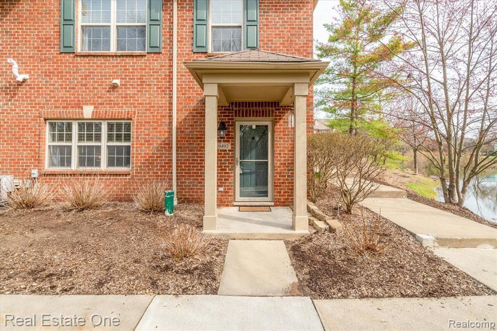 39492 ROCKCREST Lane, Northville, MI 48168 — Photo 2