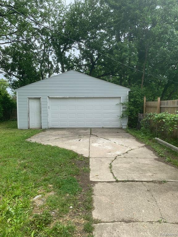 6110 GREENVIEW Avenue, Detroit, MI 48228 — Photo 18