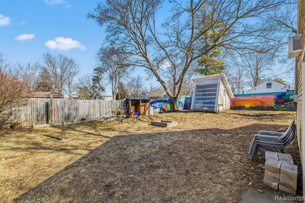2212 Virginia Street, Midland, MI 48642 — Photo 9