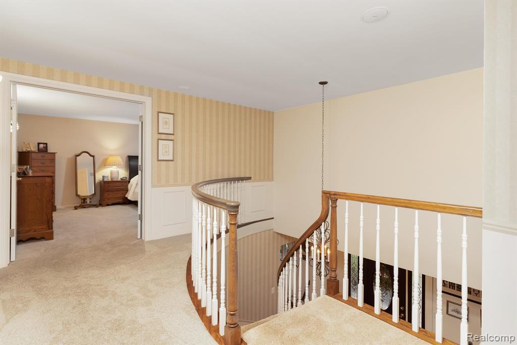 682 Heritage Lane S, Rochester Hills, MI 48309 — Photo 28