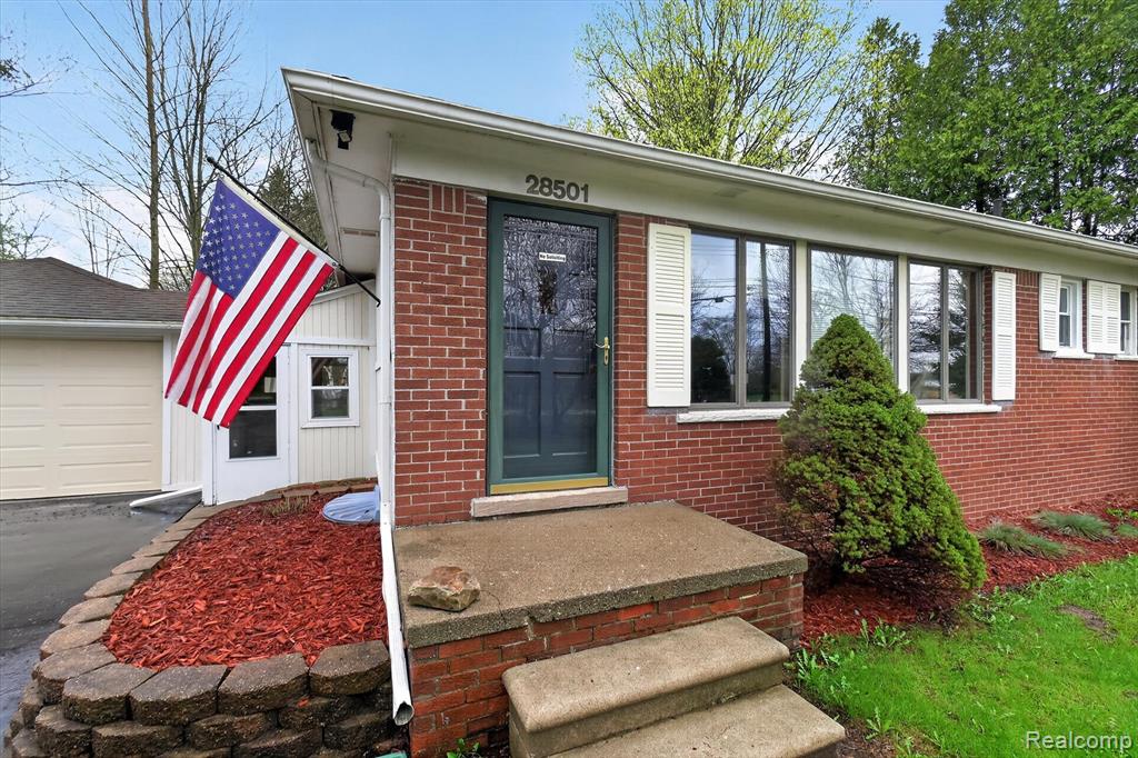 28501 Pontiac Trail, South Lyon, MI 48178 — Photo 3