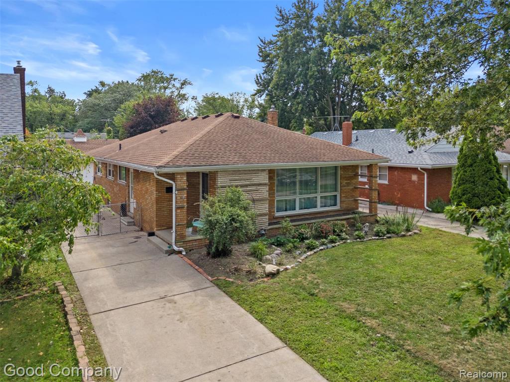 20428 Lennon Street, Harper Woods, MI 48225 — front exterior