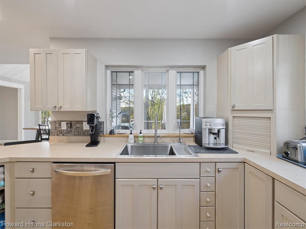 1688 Nelson Drive, Lapeer, MI 48446 — Photo 11