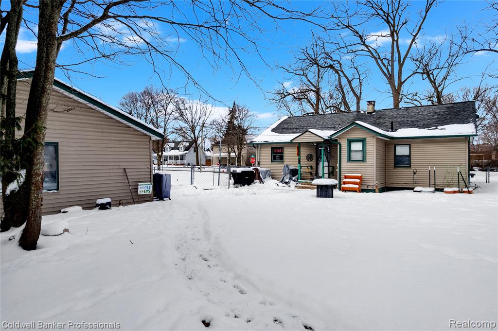 413 Turrill Avenue, Lapeer, MI 48446 — Photo 3