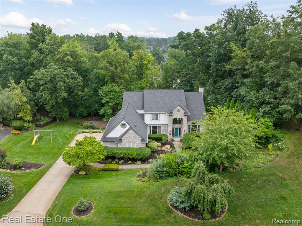 5471 Parkside Drive, Brighton, MI 48114 — Photo 35