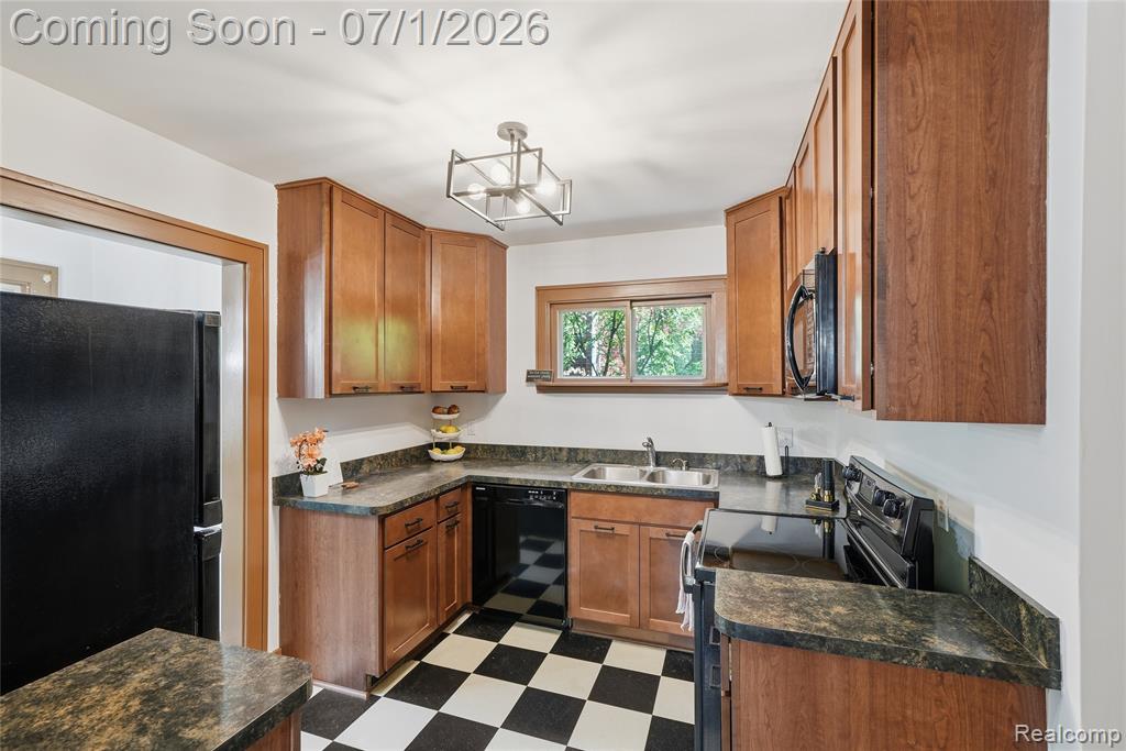 715 Laprairie Street, Ferndale, MI 48220 — Photo 13