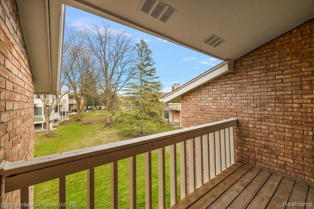 7036 Bridge Way, West Bloomfield, MI — Photo 53
