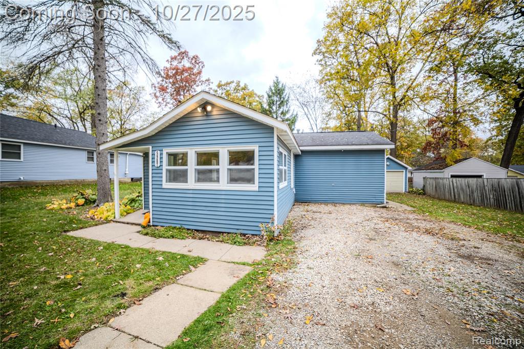 5987 Martinus Street, Haslett, MI 48840 — Photo 2