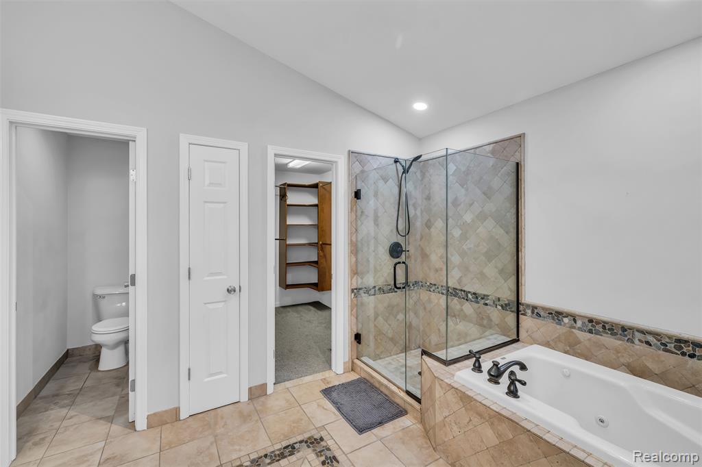 45077 Roundview Drive, Novi, MI — Photo 29